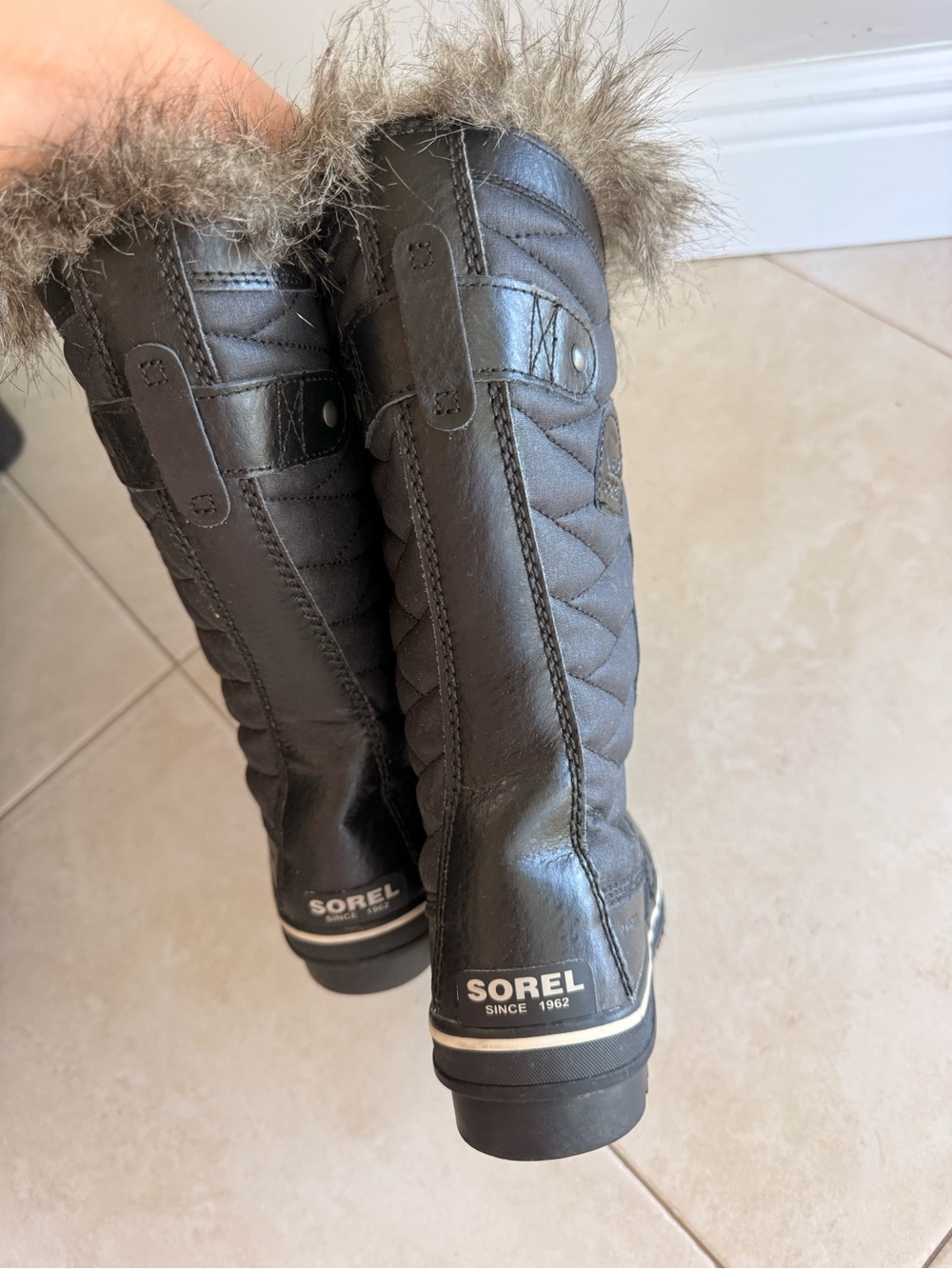 Sorel Women's Black Lace-Up Winter Boot with Faux Fur Cuff - Picture 4 of 5